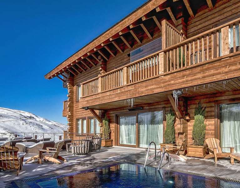 El Lodge Hotel