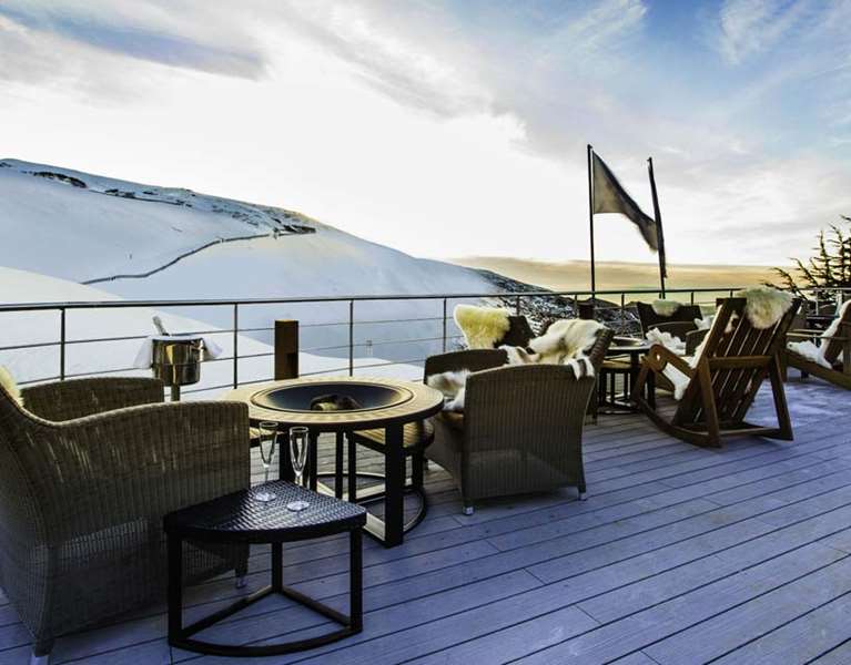 El Lodge Hotel