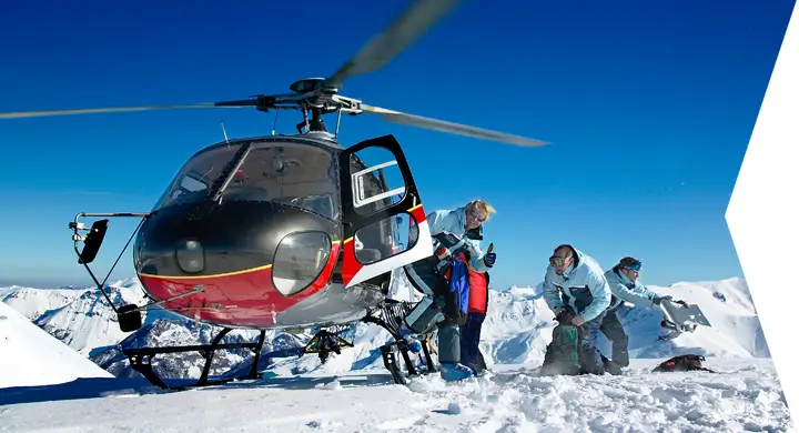 Med en skræddersyet rejse har du mulighed for heliskiing, hundeslæde, isfiskeri, m.m.