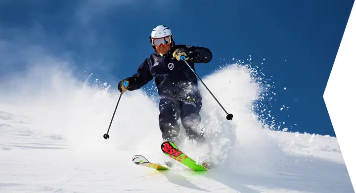 Med en skræddersyet rejse har du mulighed for heliskiing, hundeslæde, isfiskeri, m.m.