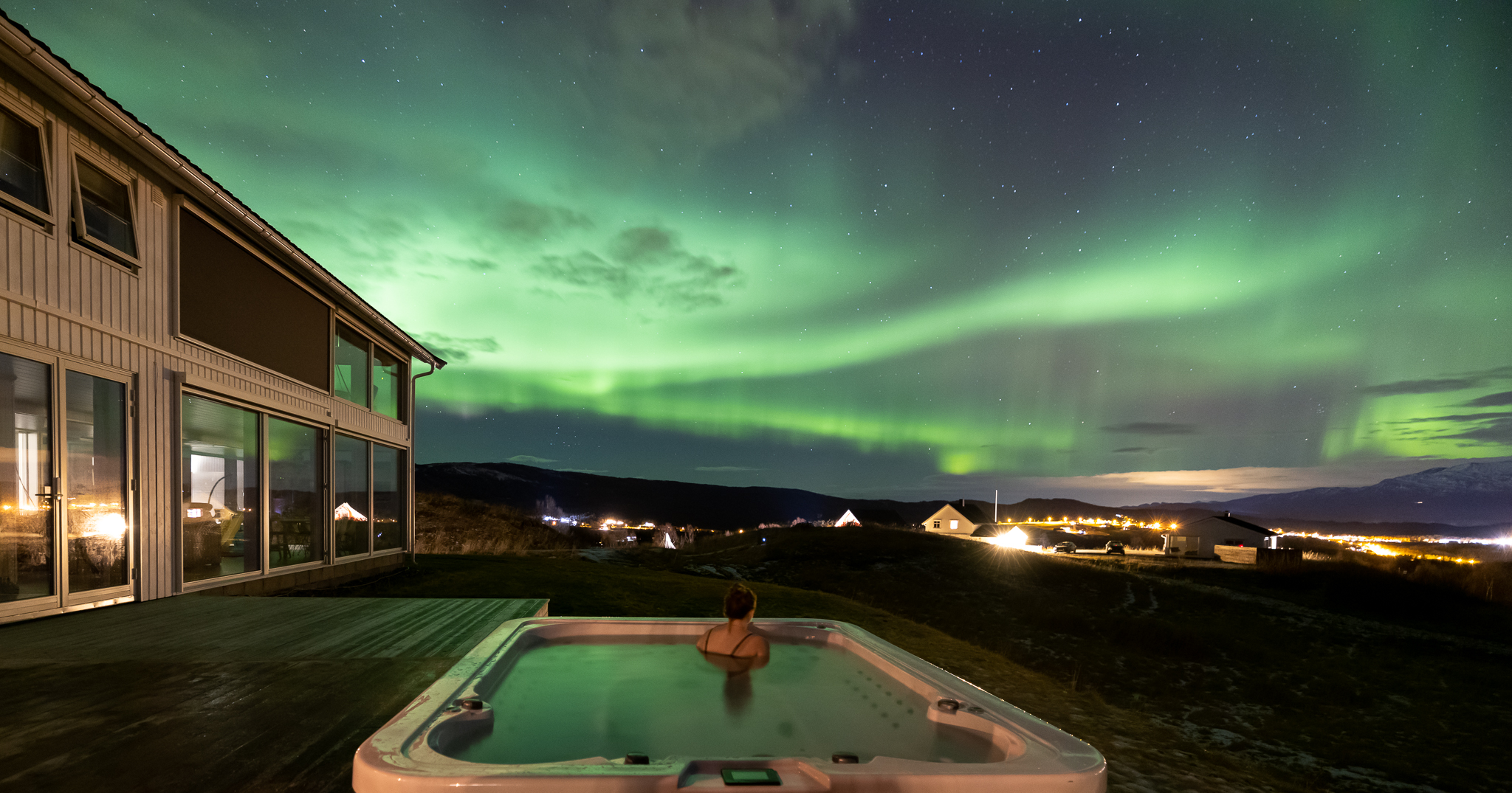 Aurora Borealis Observatory