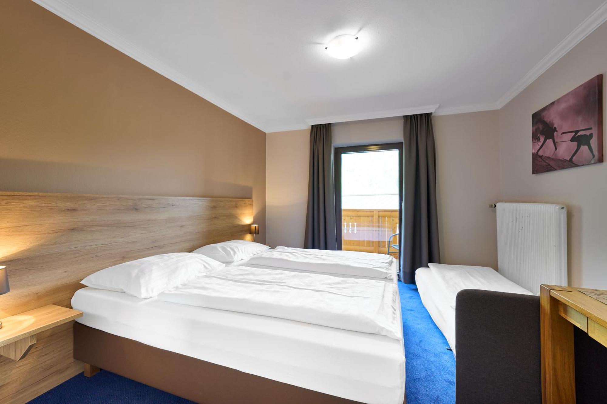 Hotel Alpina Beds & Boots
