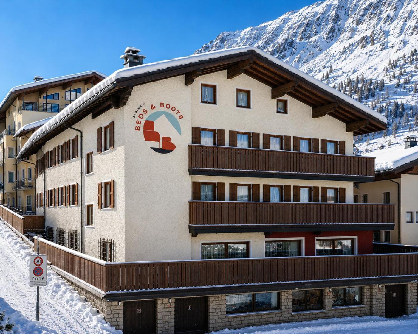 Hotel Alpina Beds & Boots